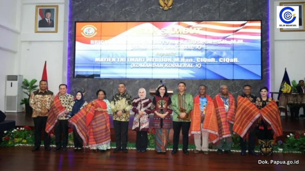 pj gubernur papua sambut komandan