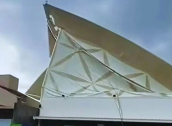 atap lapangan padel meruya