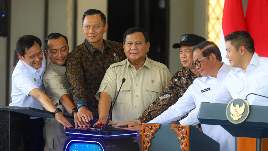 prabowo subianto meresmikan stasiun