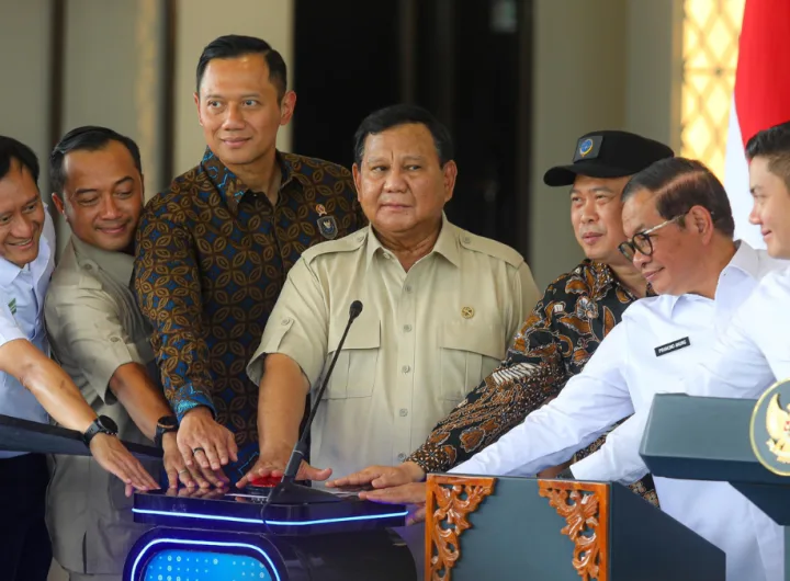 prabowo subianto meresmikan stasiun