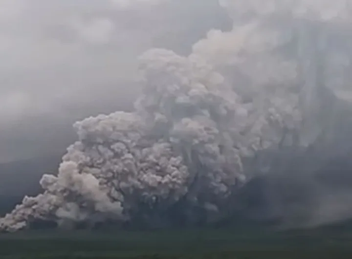 erupsi gunung semeru